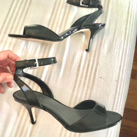 Calvin Klein Black Patent Leather Ankle Strap Sandals Medium Heel - Picture 2 of 12